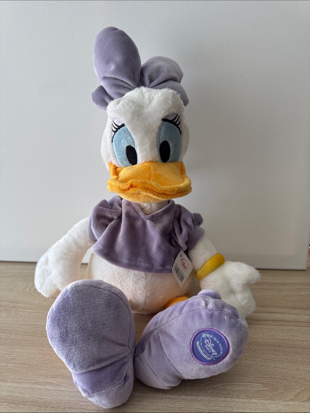 Large Disney Exclusive plush purple Daisy Duck nice shape 18” NWT